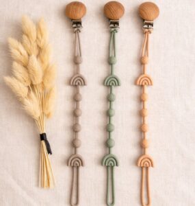 Porta chupete arcoiris